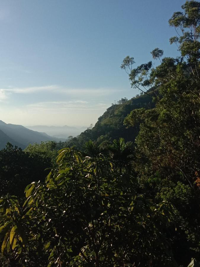 Charming View Homestay Ella Bagian luar foto