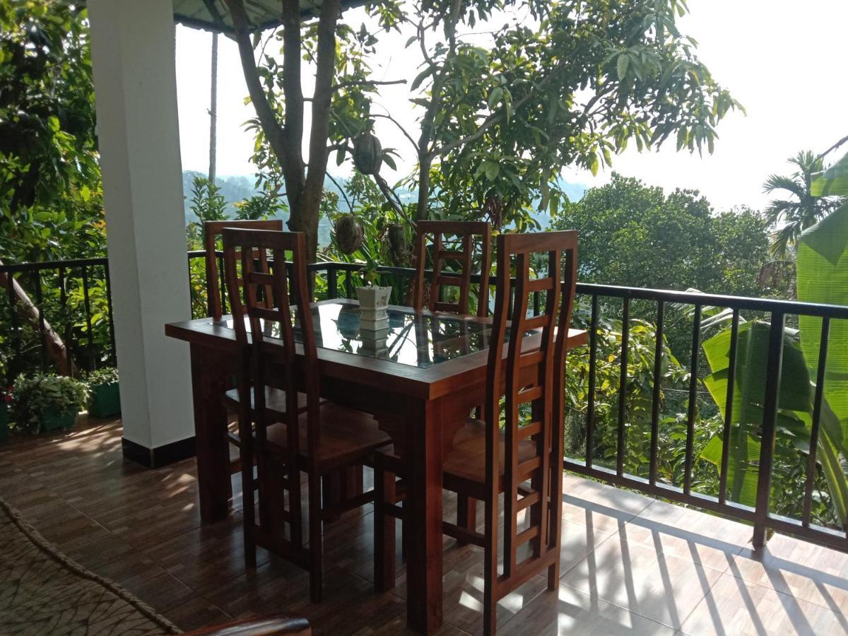 Charming View Homestay Ella Bagian luar foto