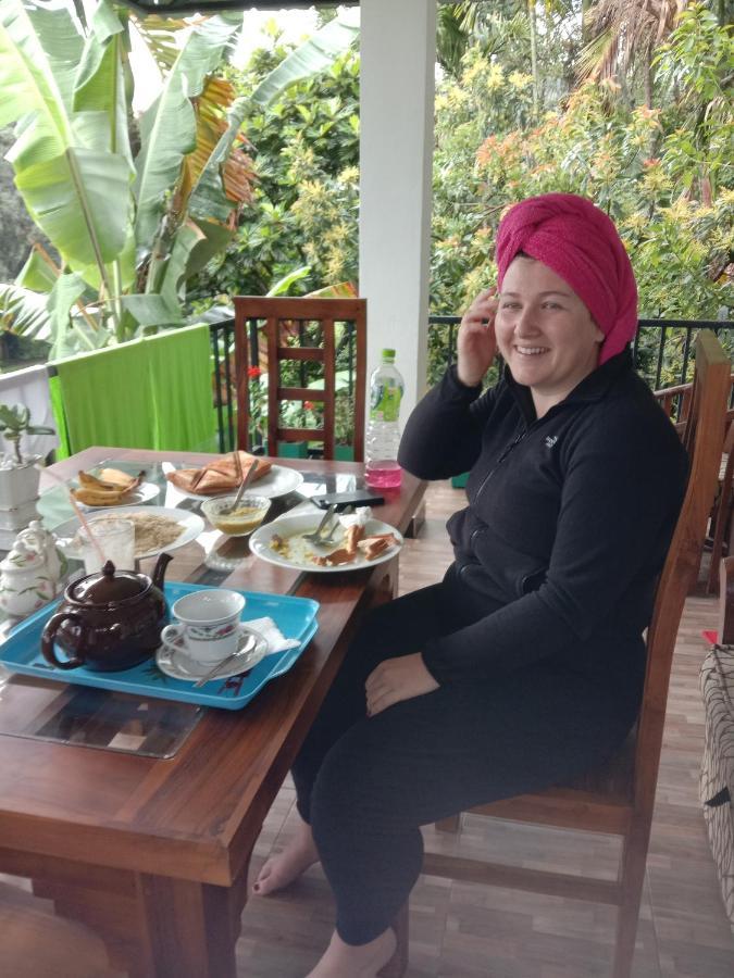 Charming View Homestay Ella Bagian luar foto