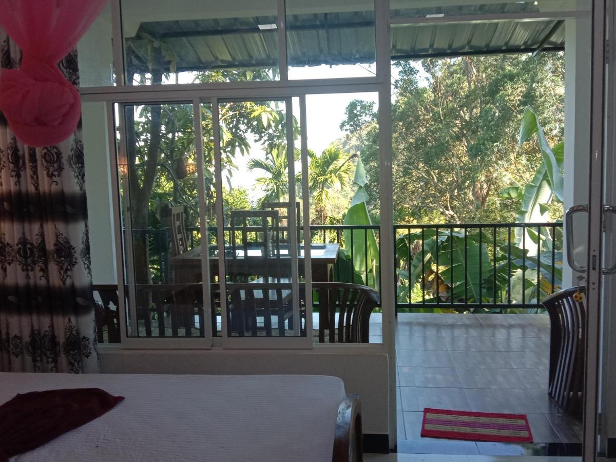 Charming View Homestay Ella Bagian luar foto