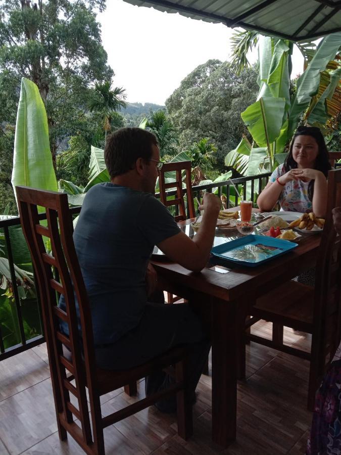 Charming View Homestay Ella Bagian luar foto