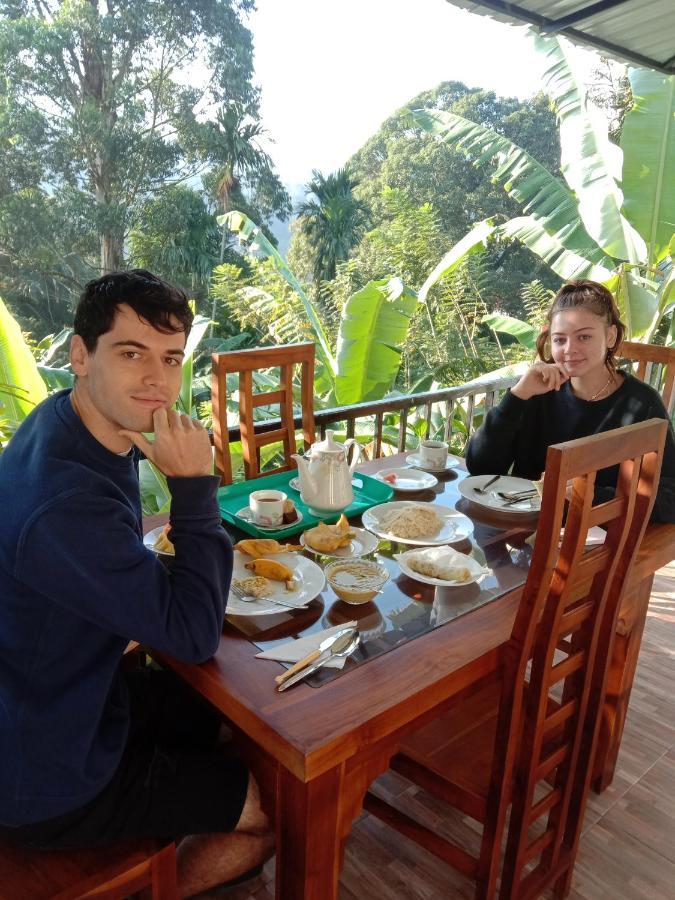 Charming View Homestay Ella Bagian luar foto