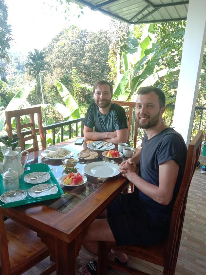 Charming View Homestay Ella Bagian luar foto