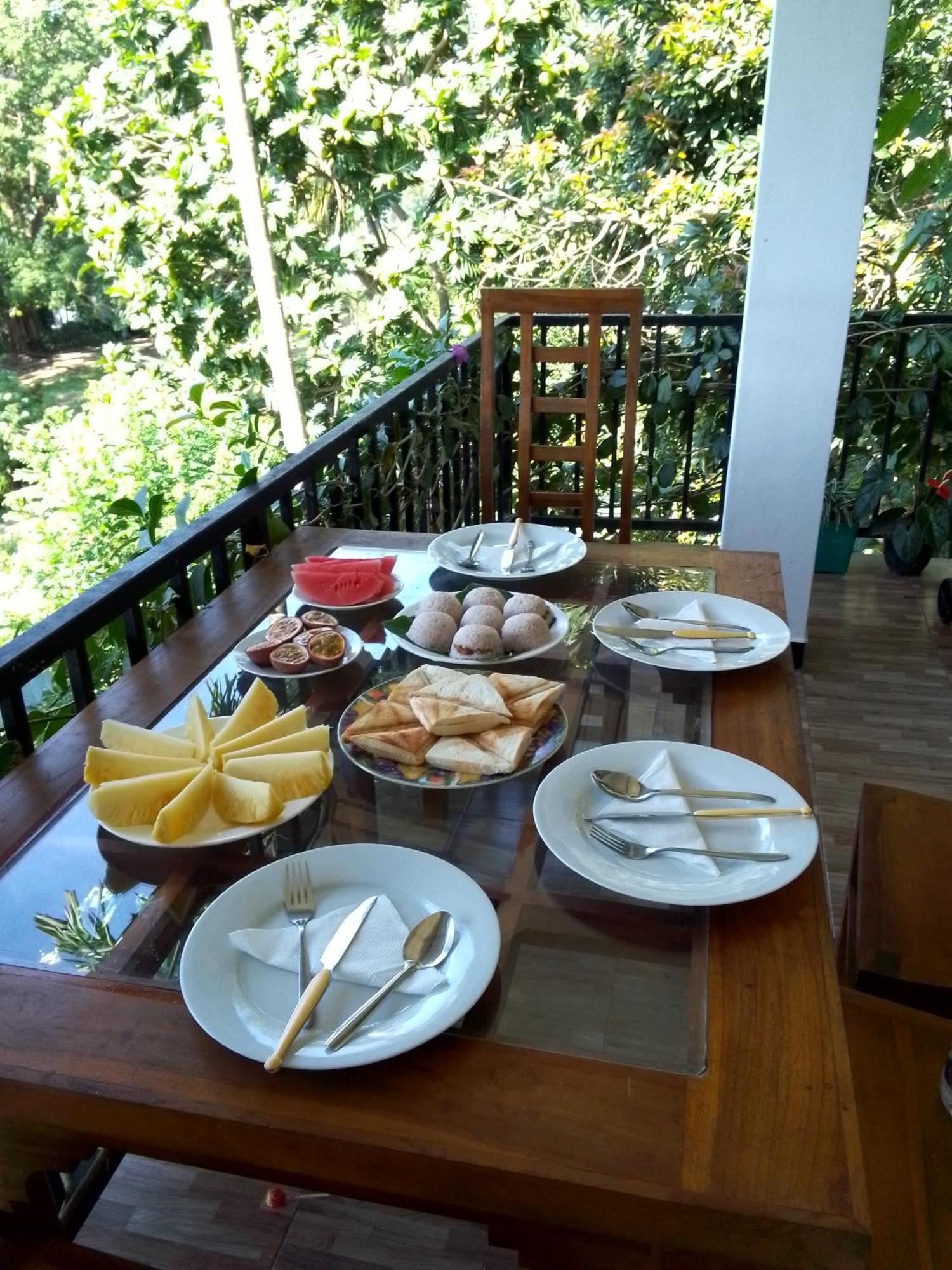 Charming View Homestay Ella Bagian luar foto